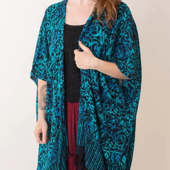 Delirious Cape - Picture 2 of 11